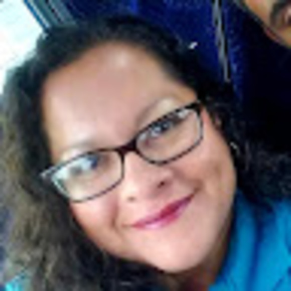 Meet your Posher, Gloria - Picture 1 of 1